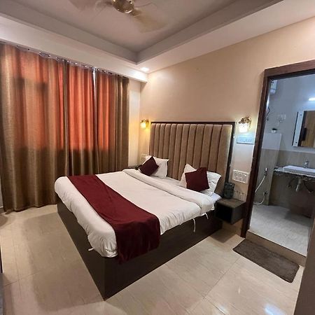 The Divine Oak Hotel Катра Екстериор снимка