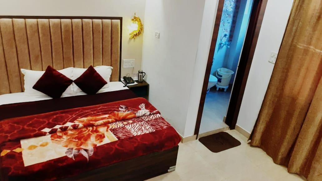 The Divine Oak Hotel Катра Екстериор снимка