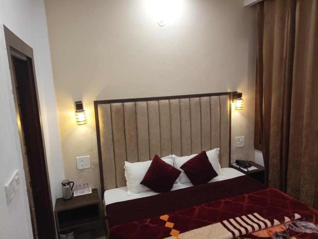The Divine Oak Hotel Катра Екстериор снимка
